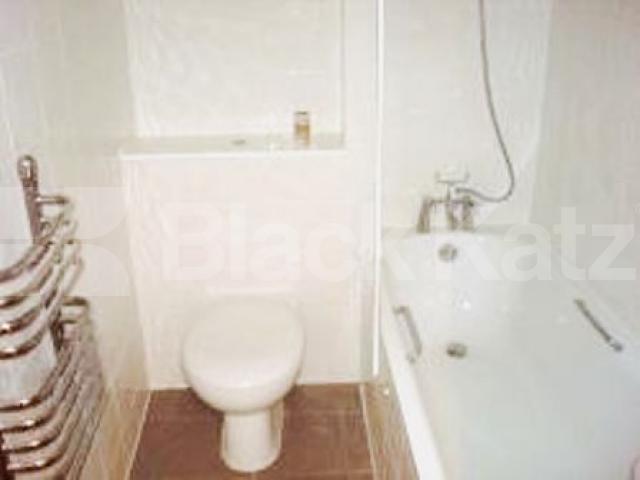 			1 MONTHS DEPOSIT SAVING YOU £475!, 1 Bedroom, 1 bath, 1 reception Flat			 Axminster Road, Holloway